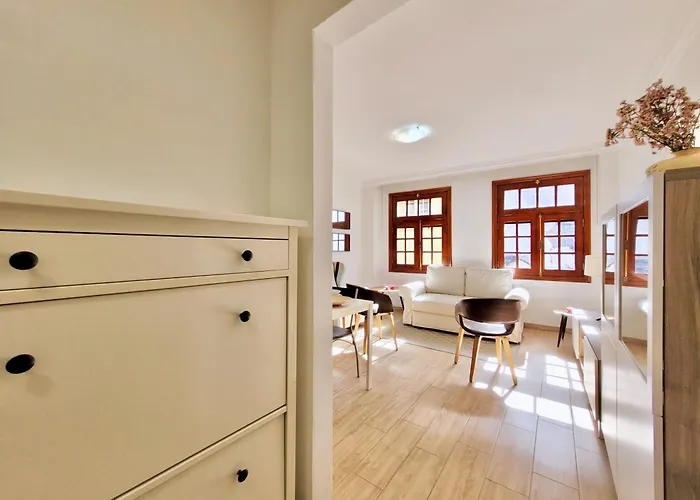 Miranda Apartment With Free Parking
