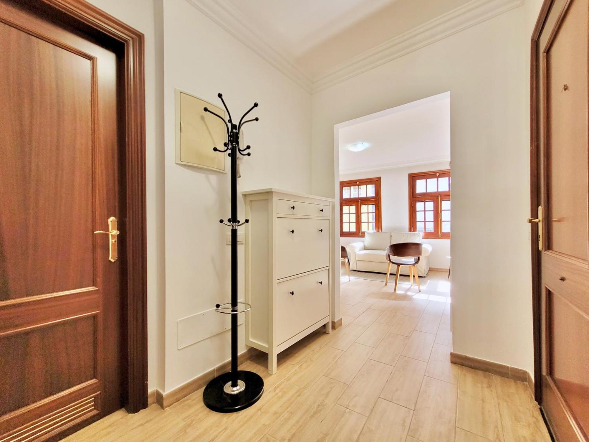 Miranda With Free Parking Apartment